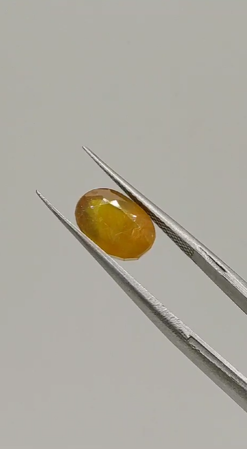 4.25ct 10x6.7mm Oval Natural Yellow Sapphire ( Heated Glass Filling)