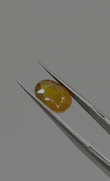 4.25ct 10x6.7mm Oval Natural Yellow Sapphire ( Heated Glass Filling)