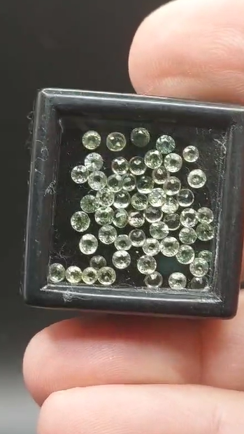 5.43ct 55pcs 2.3 to 2.7 mm Round Natural Green Sapphire Heated Africa