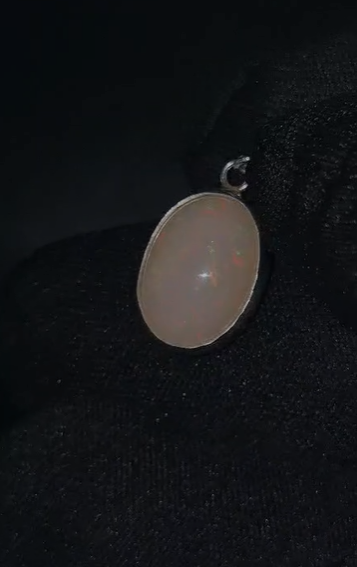 2.24 gr Natural Ethiopia Opal 925 Ayar Gümüş Kolye Ucu