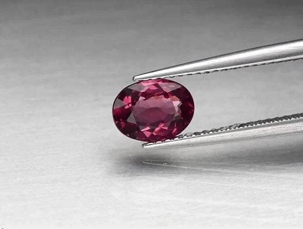 1.44ct VVS Oval Natural Purplish Pink Rhodolite Garnet, Madagascar