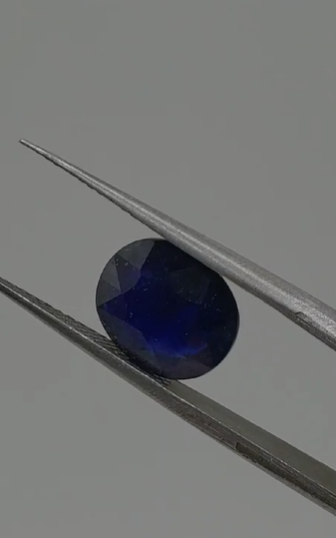 4.90ct 10.6x8.9mm Oval Natural Sapphire ( Heated Glass Filling)