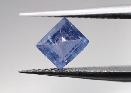 0.97ct 5.9x5.4mm Octagon Natural Violet Blue Tanzanite , Tanzania