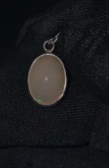 1.87 gr Natural Ethiopia Opal 925 Ayar Gümüş Kolye Ucu