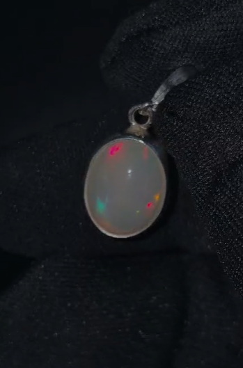 1.75 gr Natural Ethiopia Opal 925 Ayar Gümüş Kolye Ucu