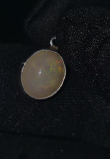 1.99 gr Natural Ethiopia Opal 925 Ayar Gümüş Kolye Ucu