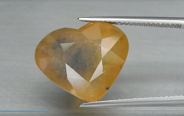 15.36ct 16.7x14.3mm Heart Blue-Yellow Sapphire Tanzania Big!