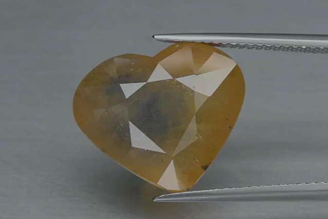 15.36ct 16.7x14.3mm Heart Blue-Yellow Sapphire Tanzania Big!