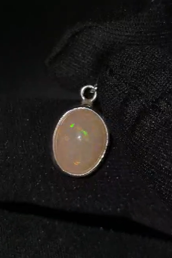 2.26 gr Natural Ethiopia Opal 925 Ayar Gümüş Kolye Ucu