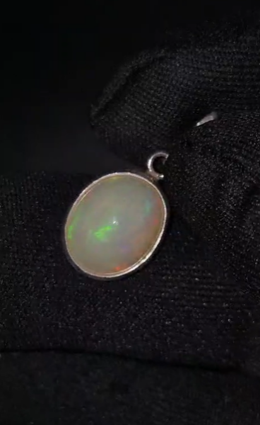 1.76 gr Natural Ethiopia Opal 925 Ayar Gümüş Kolye Ucu