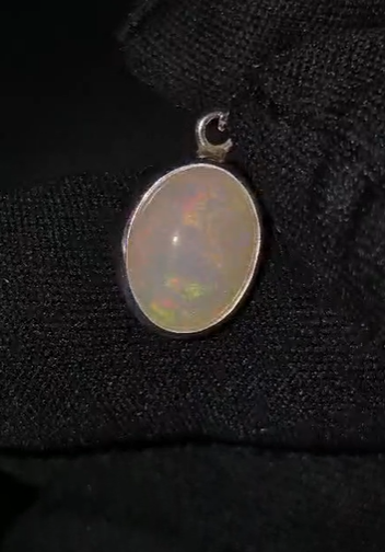 2.00 gr Natural Ethiopia Opal 925 Ayar Gümüş Kolye Ucu