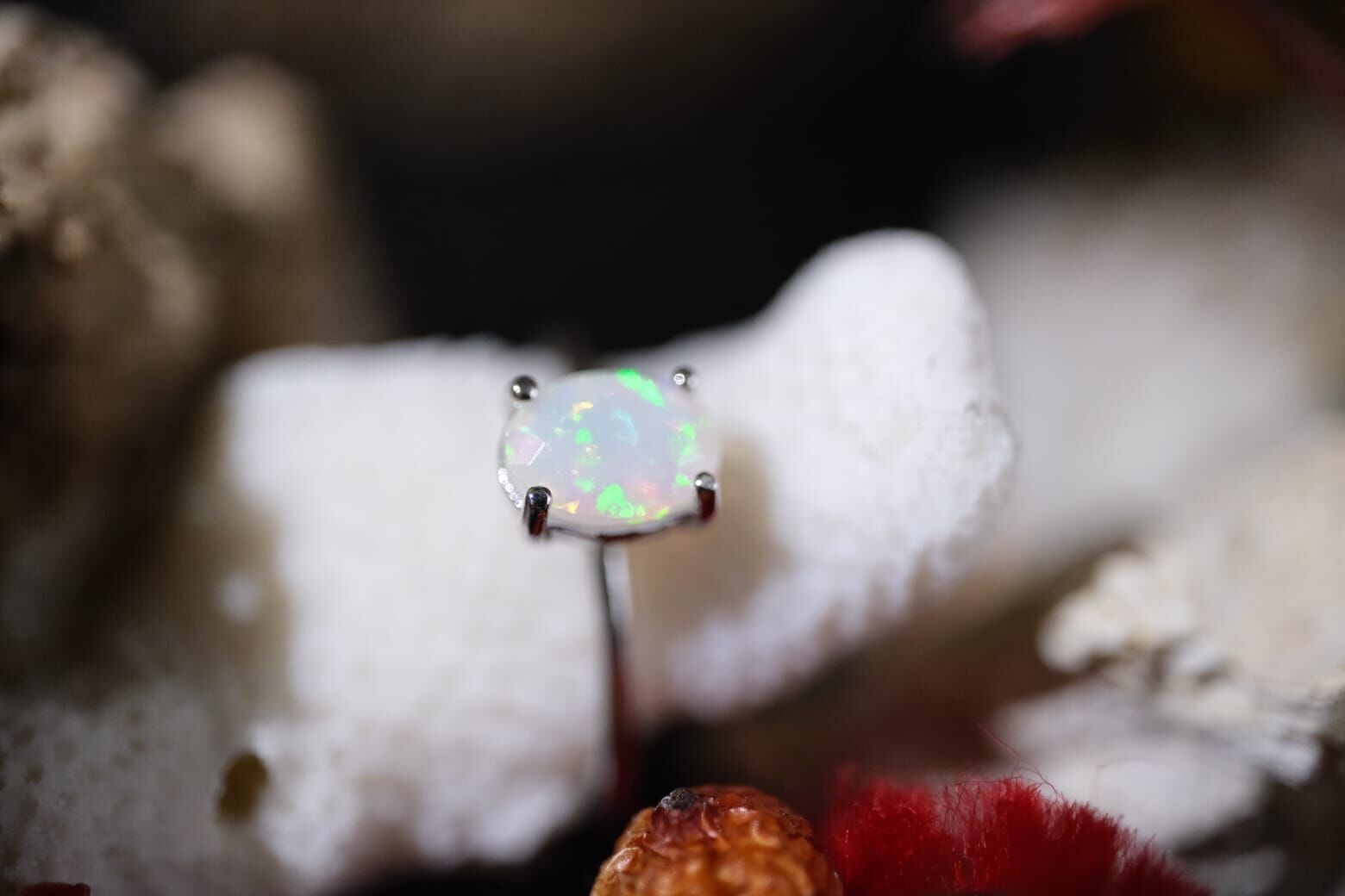 Alaşımlı Kararmaz Gümüş Üzeri 7x5mm Natural 0.75ct Ethiopya  Opal Yüzük ( No:15)