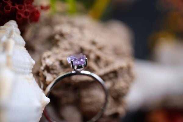 Alaşımlı Kararmaz Gümüş Üzeri 7x5mm Natural 0.82ct  Ametist Yüzük ( No:15)