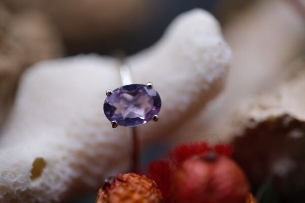 Alaşımlı Kararmaz Gümüş Üzeri 7x5mm Natural 0.82ct  Ametist Yüzük ( No:15)