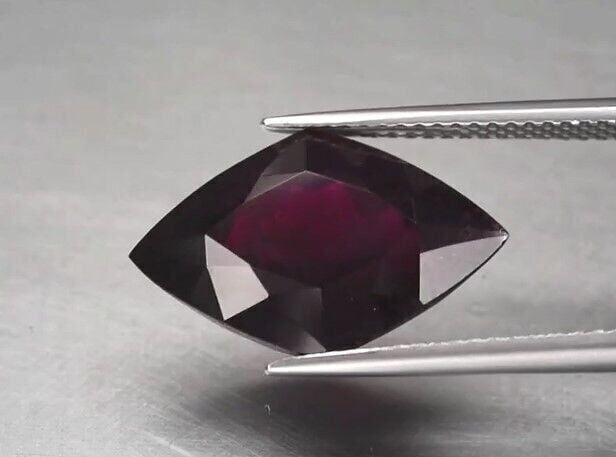 8.87ct 17.4x11.3mm Lozenge Natural Deep Reddish Purple Rhodolite Garnet