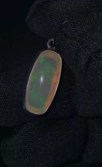 2.04 gr Natural Ethiopia Opal 925 Ayar Gümüş Kolye Ucu