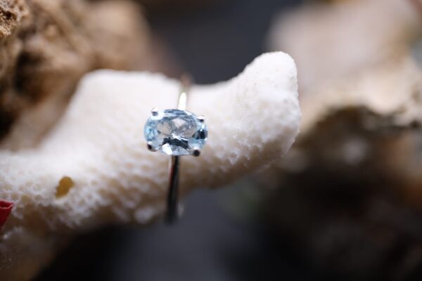 Alaşımlı Kararmaz Gümüş Üzeri 7x5mm Natural 0.82ct Akuamarin Yüzük( No:15)