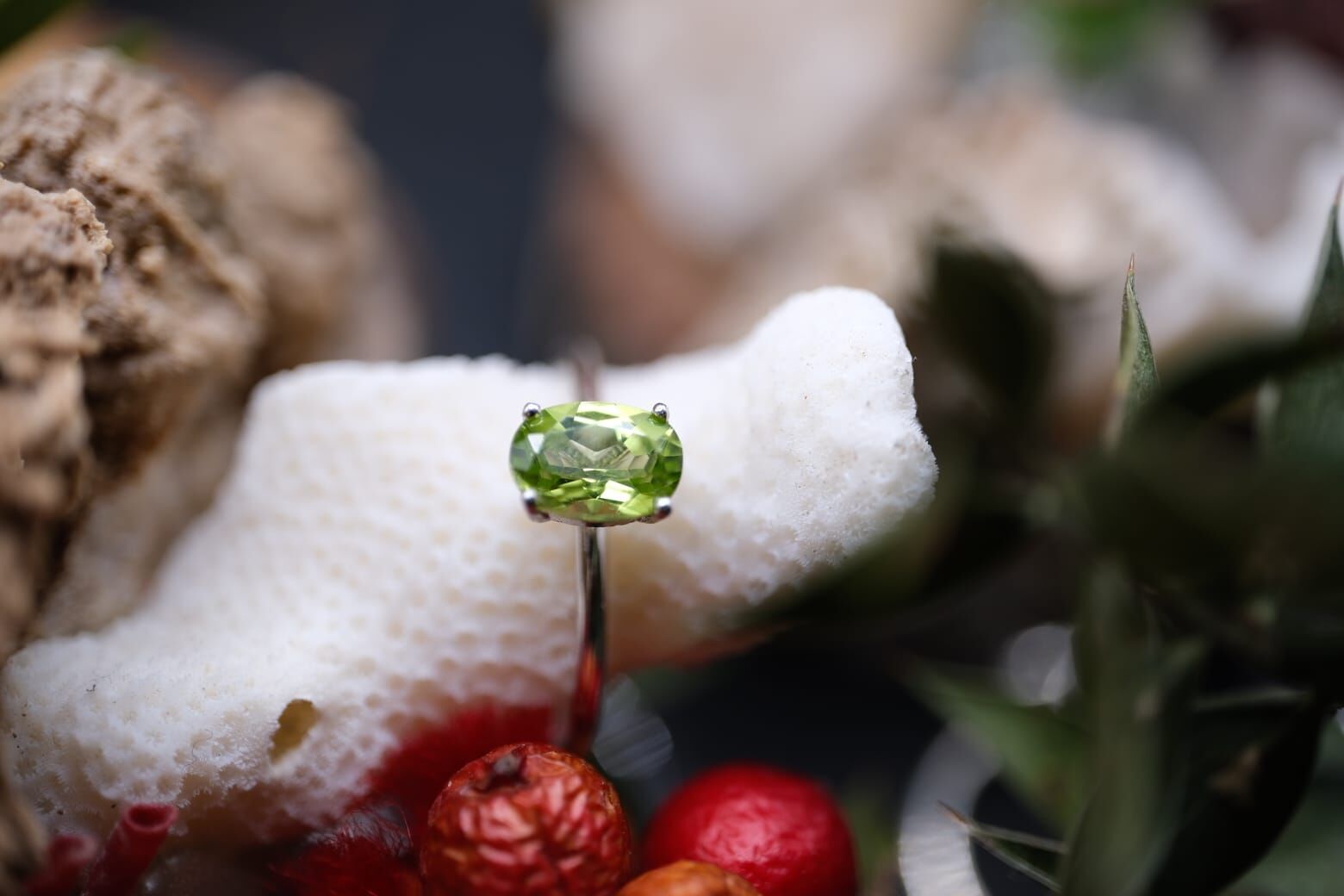 Alaşımlı Kararmaz Gümüş Üzeri 7x5mm Natural 0.81ct Zebercet Yüzük( No:15)