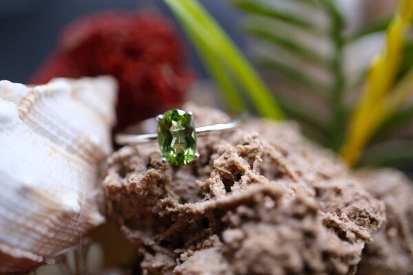 Alaşımlı Kararmaz Gümüş Üzeri 7x5mm Natural 0.81ct Zebercet Yüzük( No:15)