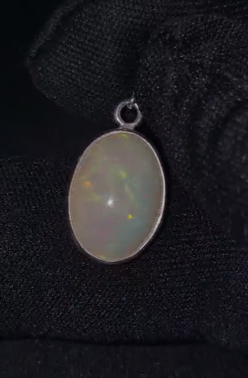 1.86 gr Natural Ethiopia Opal 925 Ayar Gümüş Kolye Ucu