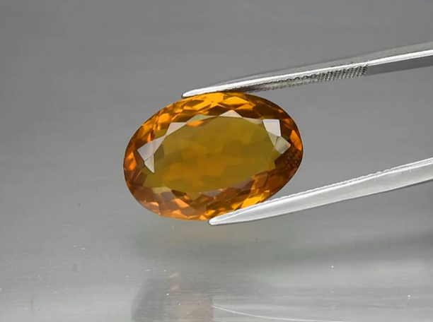 11.96ct 18.3x12.5mm VVS Oval Natural Yellow Citrine, Brazil