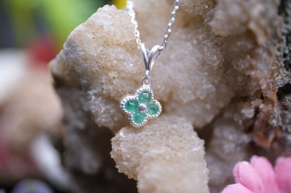 0.40ct Natural Zümrüt 925 Ayar Gümüş Kolye