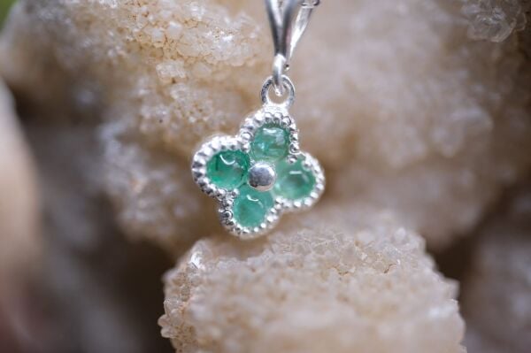 0.40ct Natural Zümrüt 925 Ayar Gümüş Kolye