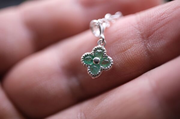 0.40ct Natural Zümrüt 925 Ayar Gümüş Kolye