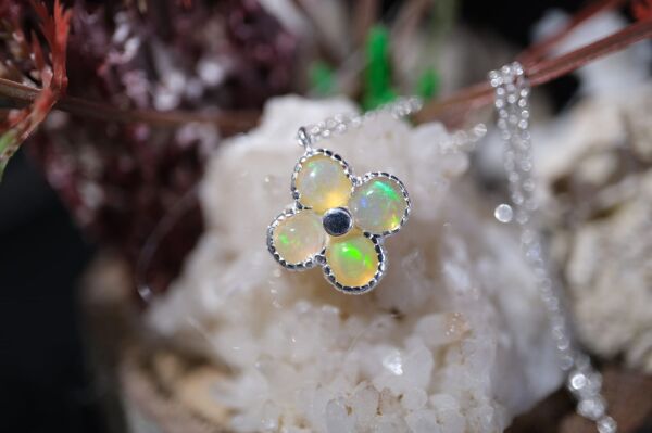 2.82gr. 925 Ayar Gümüş, 1.10ct Natural Ethiopia Opal Kolye