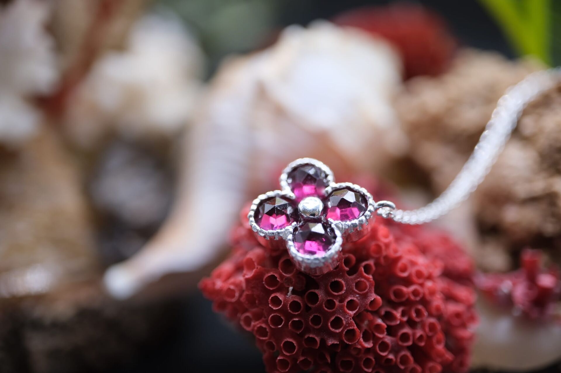 3.23gr. 925 Ayar Gümüş, 1.80ct Natural Rodolit Garnet Kolye