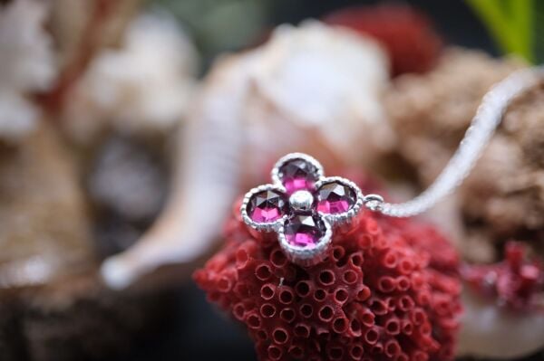 3.23gr. 925 Ayar Gümüş, 1.80ct Natural Rodolit Garnet Kolye