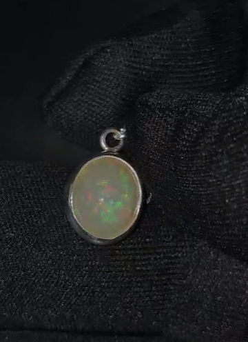 1.61 gr Natural Ethiopia Opal 925 Ayar Gümüş Kolye Ucu