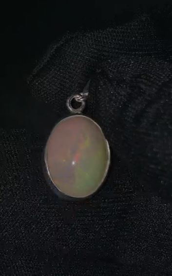 1.76 gr Natural Ethiopia Opal 925 Ayar Gümüş Kolye Ucu