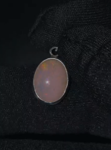 2.00 gr Natural Ethiopia Opal 925 Ayar Gümüş Kolye Ucu