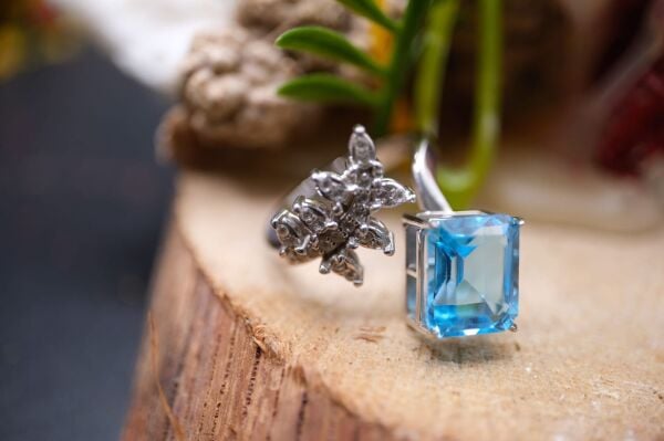 5.25ct Swiss Blue Topaz Taşlı Gümüş Yüzük